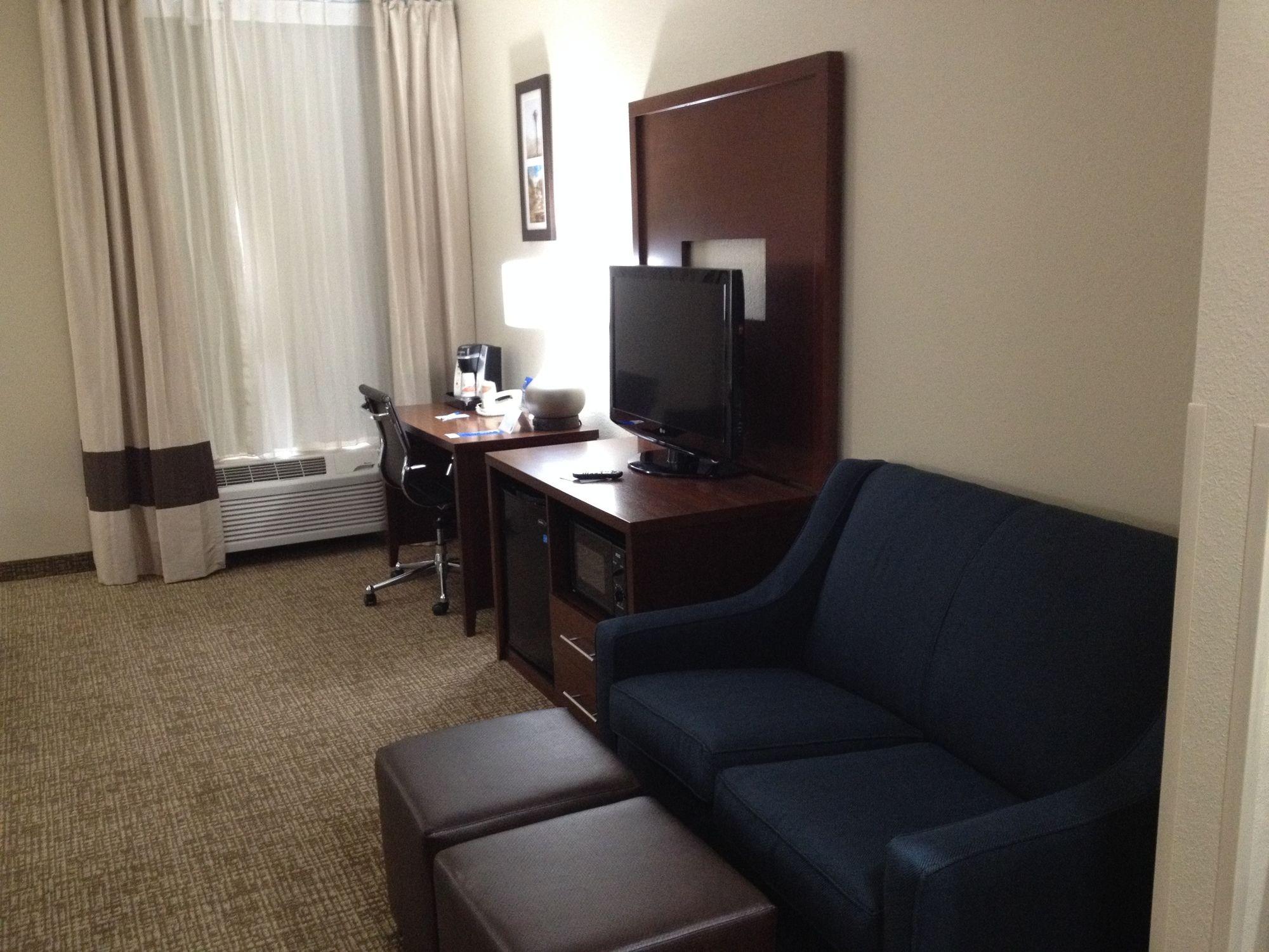 Comfort Inn & Suites Junction City - Near Fort Riley Bagian luar foto