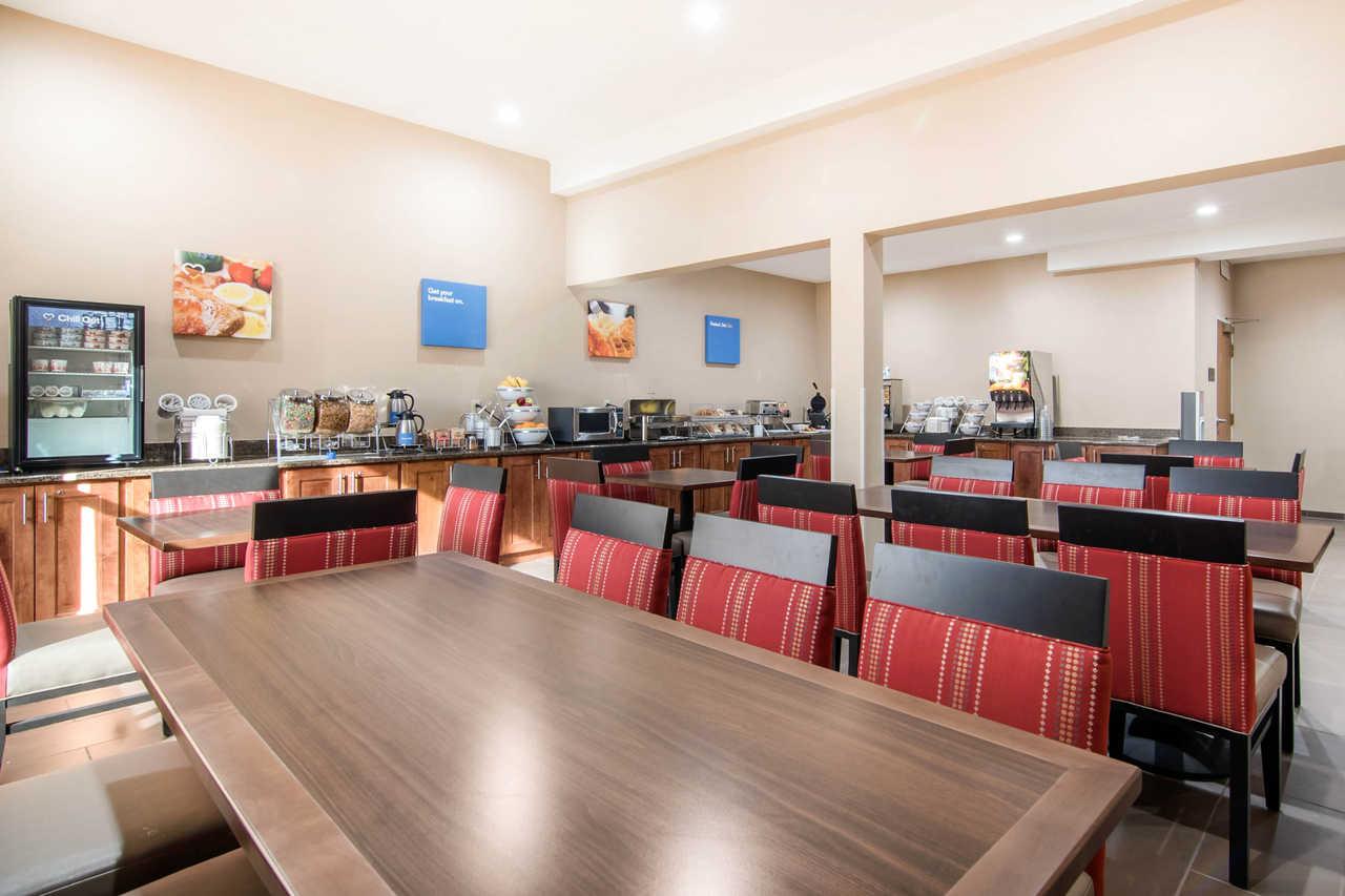 Comfort Inn & Suites Junction City - Near Fort Riley Bagian luar foto